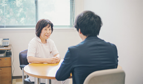 担当のカウンセリングナースが医師の診察日に合わせて予約制で行います。 - 外来診療(精神科 心療内科 内科)のご案内 | 福岡県大牟田市 不知火病院(うつ病の治療・入院・カウンセリング)