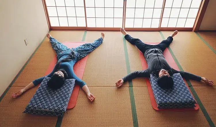 ヨーガとは二つ以上のものを「一つにする」という意味があります。- アーユルヴェーダ - 海の病棟 | 福岡県大牟田市 不知火病院(うつ病の治療・入院・カウンセリング)