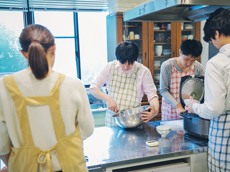 料理で うつ から回復する Cook 著者 坂口恭平さんに聞く 明日を生き延びるための方法 メシ通 ホットペッパーグルメ