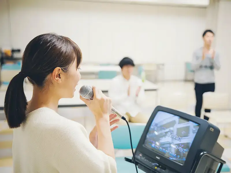 音楽療法・カラオケ 作業療法 - 海の病棟 | 福岡県大牟田市 不知火病院(うつ病の治療・入院・カウンセリング)